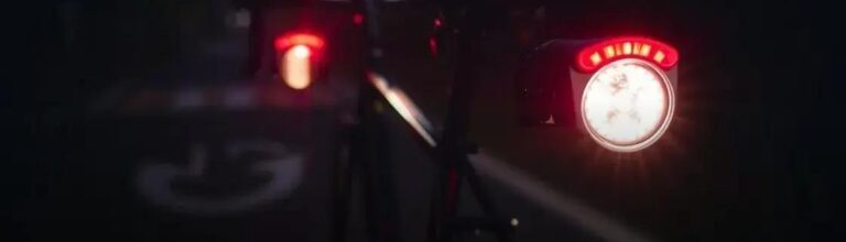 Como instalar e posicionar luzes de bicicleta corretamente